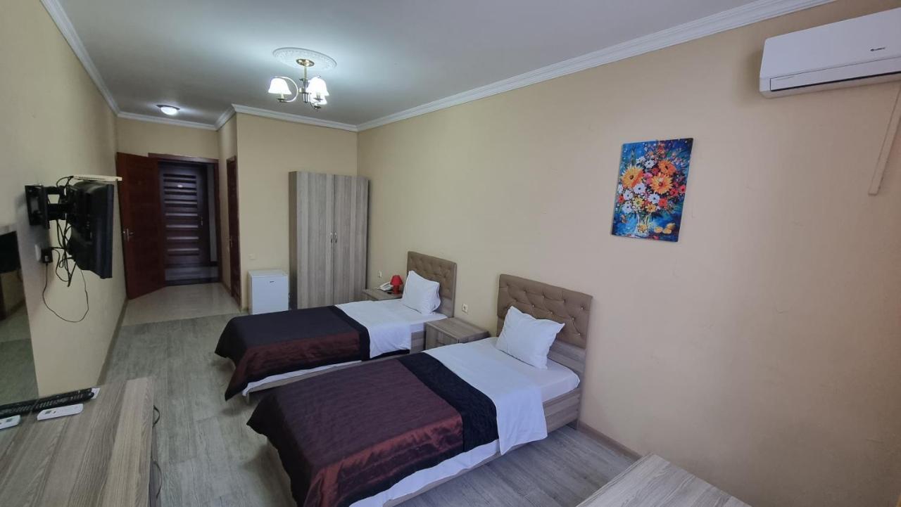 Darianna Batumi Hotel Екстериор снимка